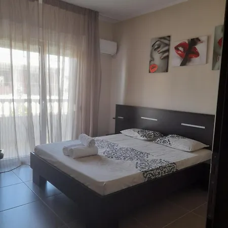 Indigo Luxury Apartments Olympiakí Aktí Chambre photo