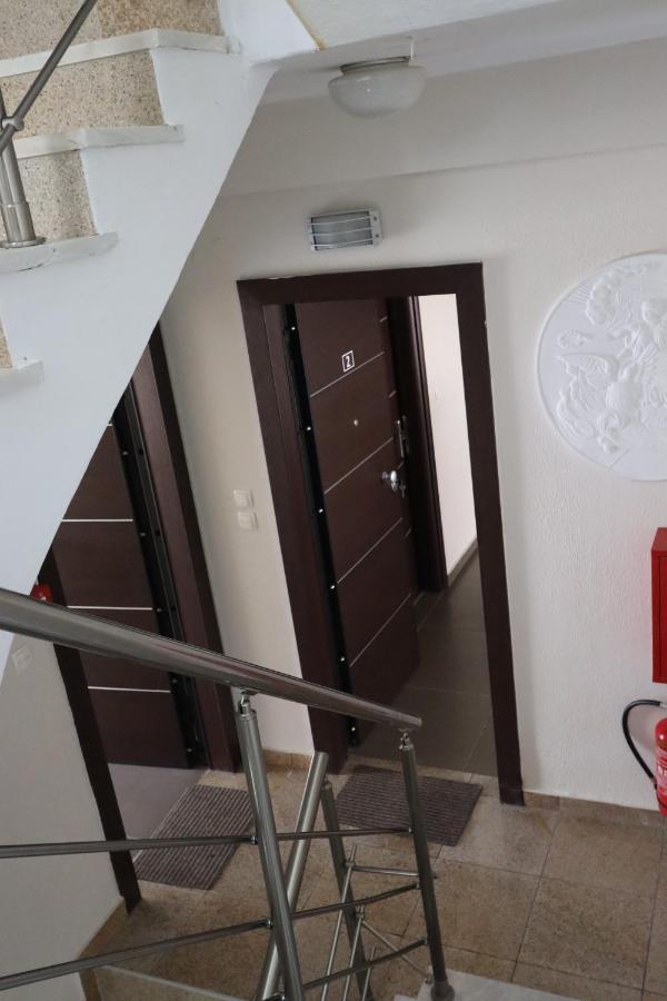 Indigo Luxury Olympiakí Aktí